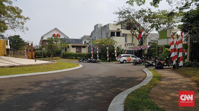 Terduga teroris Serpong berinisial SPT mendatangi setiap calon donatur untuk menyumbangkan uang untuk keperluan mengirimkan orang ke Suriah.