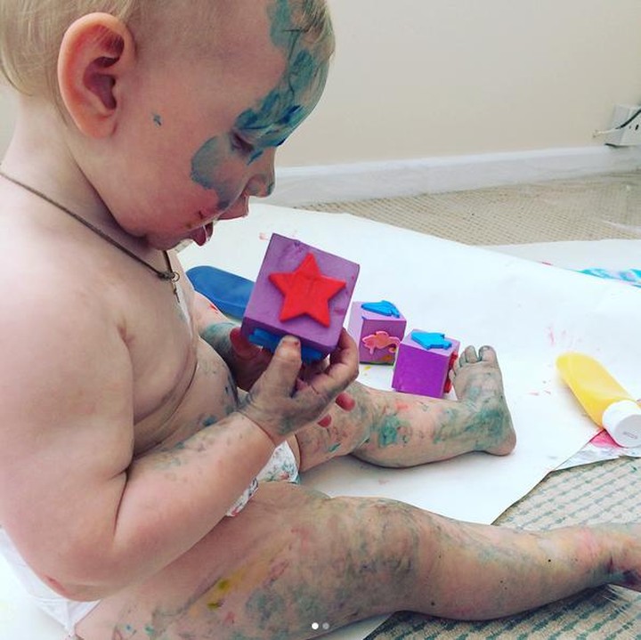 <span style="color: #222222; font-family: arial, sans-serif; font-size: 12.8px;">Nah, wajahnya kehijau-hijauan sekarang. (Foto: Instagram @nadja_ryzhakova)</span>