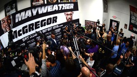 Harga Resmi Live Stream Mayweather vs McGregor