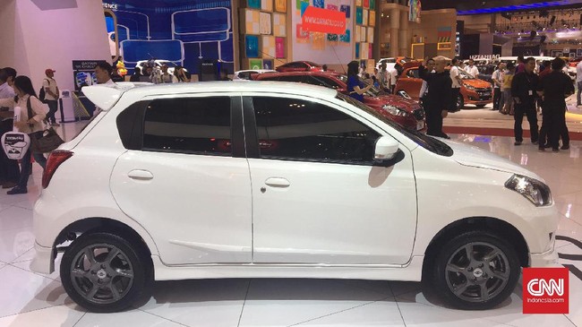 Penjualan mobil murah produksi Datsun dan Suzuki mengalami penurunan drastis dibandingkan pada penjualan tahun lalu. 