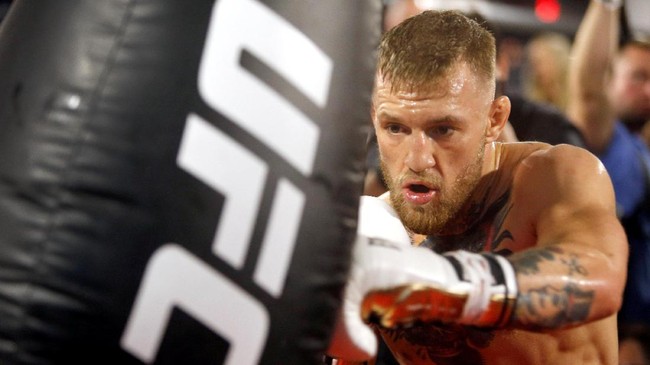 Paulie Malignaggi menilai Conor McGregor bisa terkena diskualifikasi bila tak benar-benar mengingat sedang ada di ranah tinju.