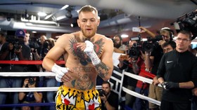 Horn: McGregor Tak Mungkin Mendaratkan Satu Pun Pukulan