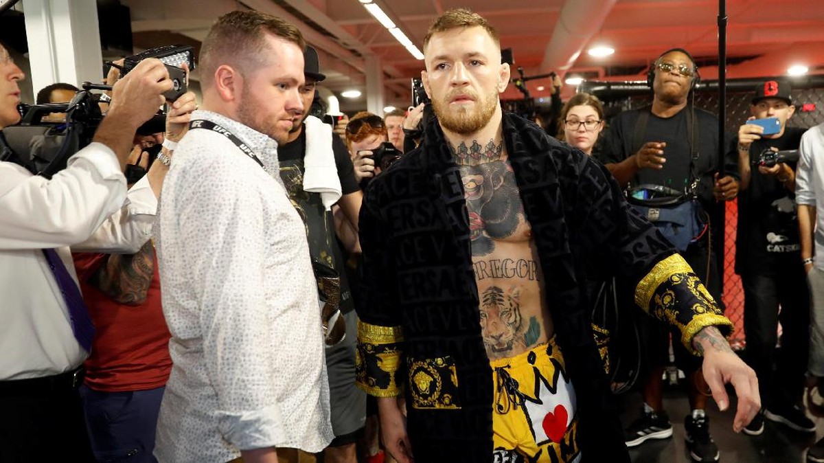 FOTO: Giliran Conor McGregor Pamer Kekuatan