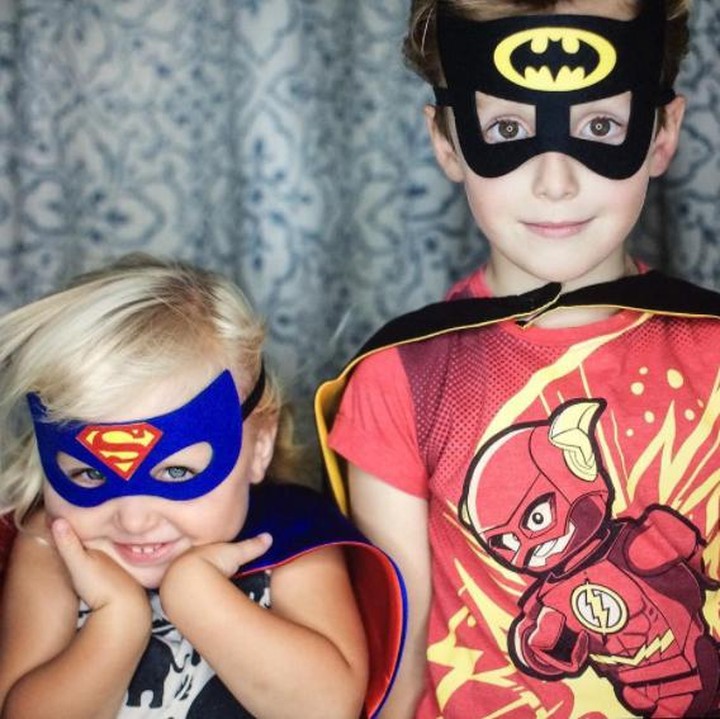 <p>Manis banget sih nggak sih kakak-adik ini? (Instagram: @Rachelfcclarke)</p>