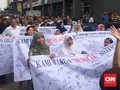 Luluh Lantak Kritik Konsumen Dihajar Korporasi