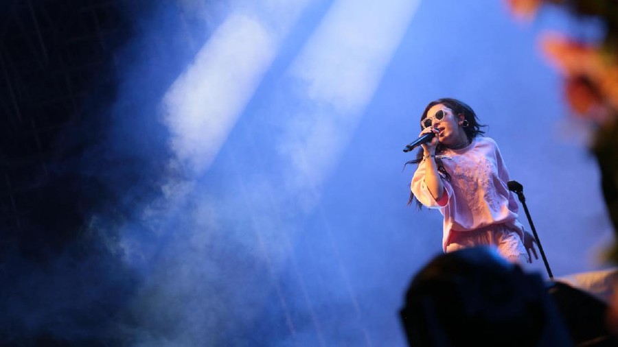 Charli XCX di We The Fest 2017
