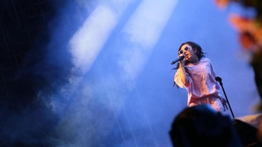img-title Dapat Kritik Tajam dari Publik, Charli XCX Putuskan Rehat Media Sosial