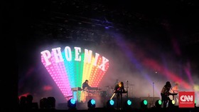 Aksi Apik dan Nekat Phoenix di We The Fest 2017