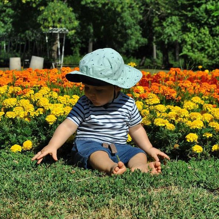 <div style="color: #222222; font-family: arial, sans-serif; font-size: 12.8px;">Summer banget sih kamu gayanya. Hanya mengenakan baju biasa ditambah topi tapi kelihatan keren. (Foto: Instagram @happynaturalandlove)</div><div> </div>