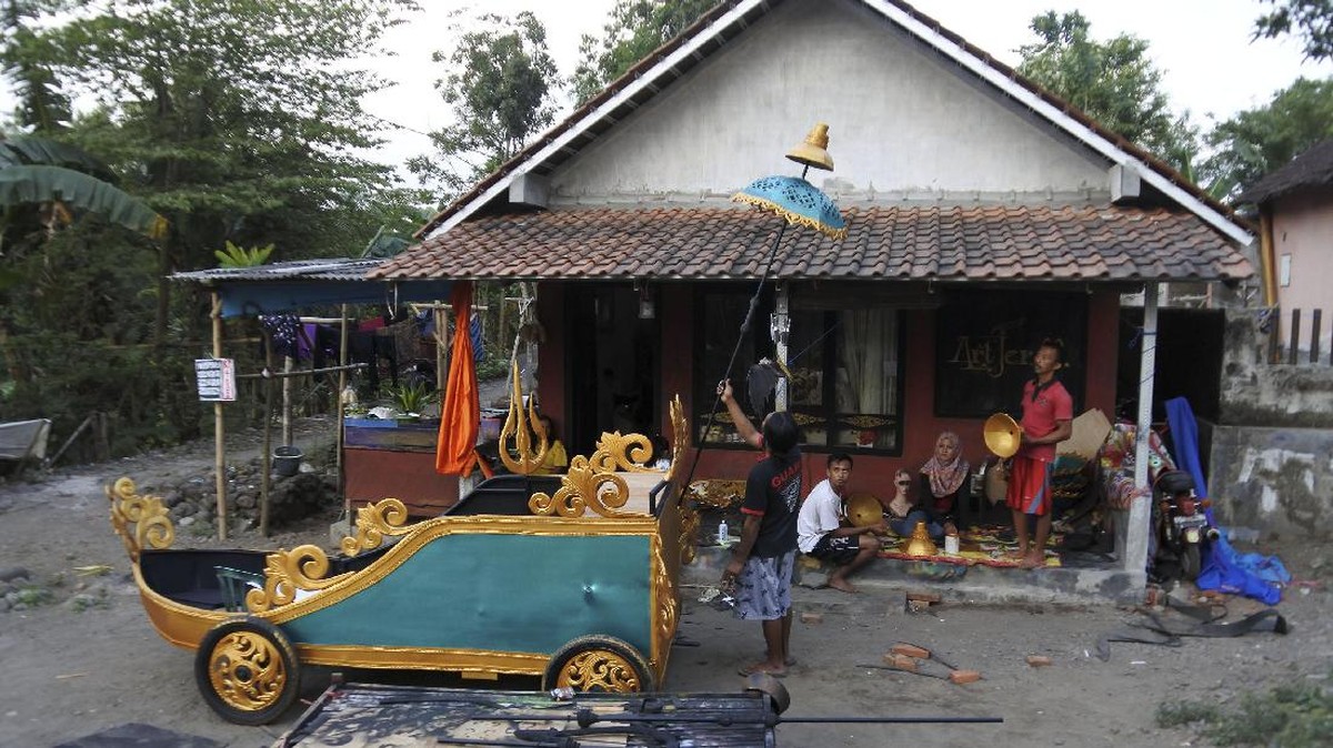 Warna-warni Budaya Indonesia di Jember Fashion Carnaval