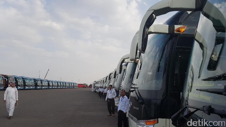 Pemerintah Arab Saudi memutuskan untuk melakukan penangguhan ibadah umrah, berlaku bagi seluruh negara. Begitu juga turis yang ingin berkunjung ke Arab Saudi.