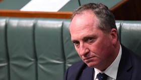 Ribuan Dokumen Rahasia Australia Ditemukan di Toko Loak