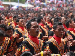 Tari Saman: Daerah Asal, Pola Lantai dan Propertinya