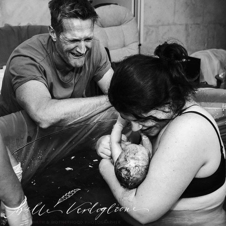 <span style="color: #222222; font-family: arial, sans-serif; font-size: 12.8px;">Menjadi seorang ayah membuat pria ini tak bisa menahan tangis bahagia. (Foto: Instagram/ @belleverdiglionephotpgraphy via @dontforgetdads) </span>
