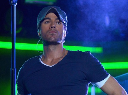 Gemas! Saat si 'Hot Daddy' Enrique Iglesias Main Bareng Bayinya