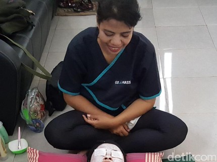Asyiknya, <i>Me Time</i> di Rumah dengan Pijat-pijat