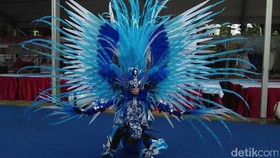 Ribuan Fotografer Berburu Foto di Jember Fashion Carnaval