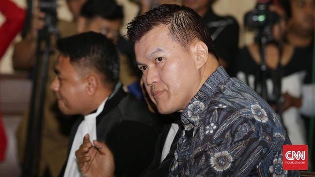 Kemendagri dan DPR masing-masing sudah diberi jatah Rp 250 miliar dalam proyek e-KTP. Pembayarannya dilakukan dua pihak pemenang tender.