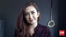 Profil Nafa Urbach, 'Ibu-ibu' Rocker yang Maju Jadi Wakil Rakyat