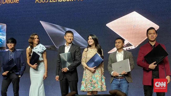 Asus menegaskan memperkuat pasarnya di segmen highend, mengejar Apple dengan MacBook-nya.