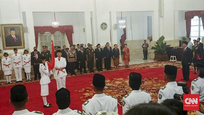 Paskibraka yang berjumlah 68 orang itu berasal dari 34 provinsi di Indonesia. Mereka adalah Paskibraka terbaik di masing-masing provinsi.