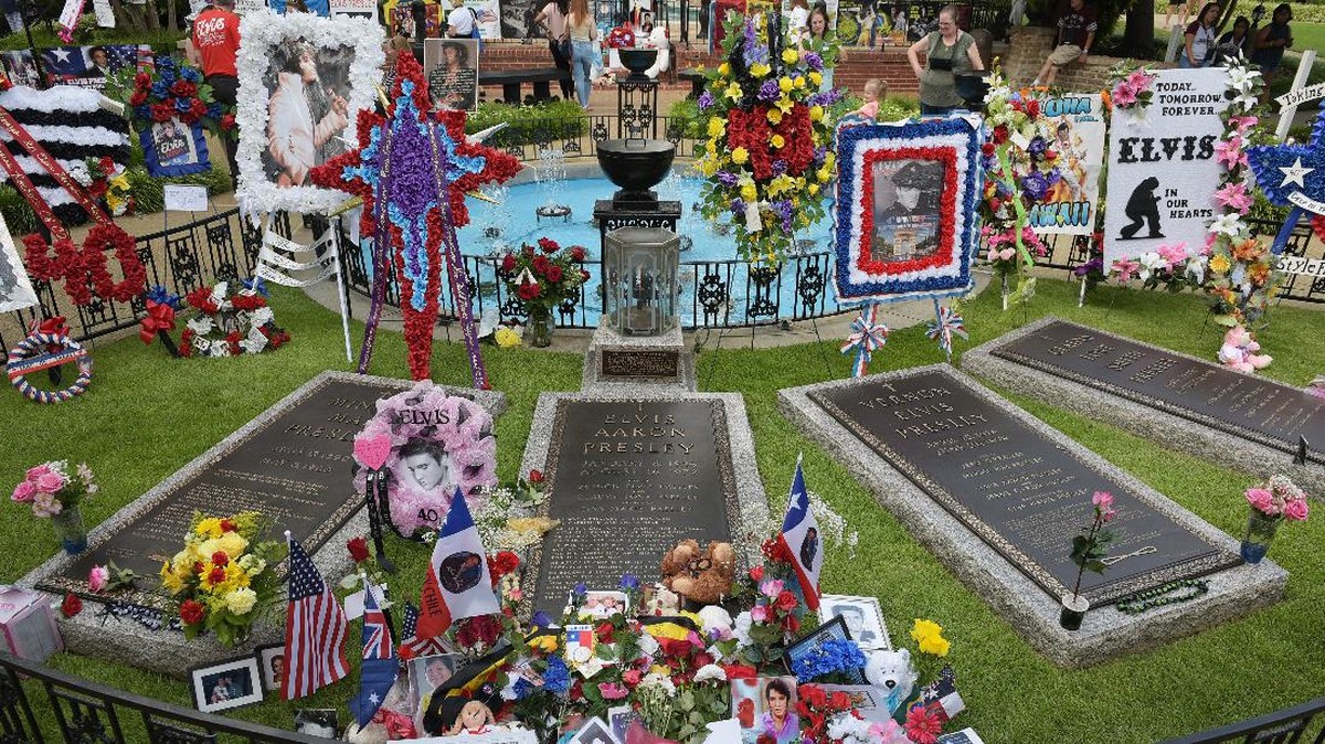 FOTO: Mengenang Empat Dekade Kepergian Elvis Presley