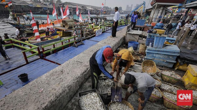KKP menggandeng BRI untuk memberikan akses layanan perbankan pada nelayan Pati dan Tegal untuk menggunakan alat tangkap ramah lingkungan.