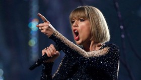 Idris Elba Ungkap Konflik Taylor Swift & Kanye di Met Gala