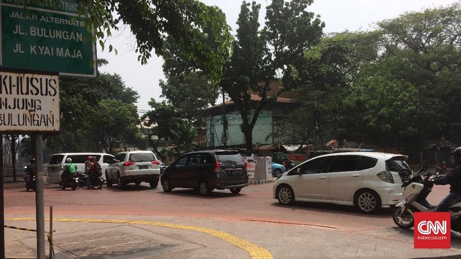 Area khusus parkir disediakan dengan mempertimbangkan kawasan Mahakam dan Barito sebagai kawasan pusat kuliner di Jakarta Selatan.