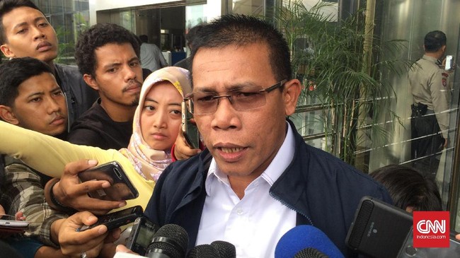 Setelah ada peluru nyasar untuk ketiga kalinya ke gedung di komplek DPR, politikus PDIP mengusulkan Lapangan Tembak Senayan direlokasi sebelum ada korban jiwa.