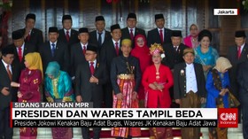 Presiden dan Wapres Tampil Beda