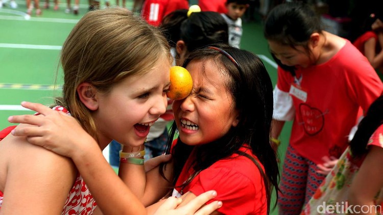 Anak kalah lomba 17 Agustus, tapi dia bilang 'Aku mau hadiah kayak teman aku'.