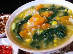 Resep Bubur Manado yang Kaya Nutrisi Buat Sarapan
