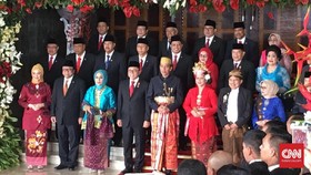Jokowi-JK Bertukar Pakaian Adat di Sidang Tahunan MPR
