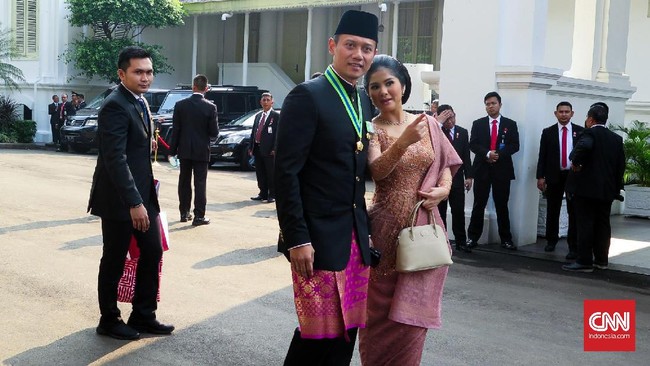 Safari politik AHY dimaknai Hidayat sebagai penanda bahwa banyak sosok pemimpin di Indonesia dan memperlihatkan sistem demokrasi di Indonesia masih berjalan.