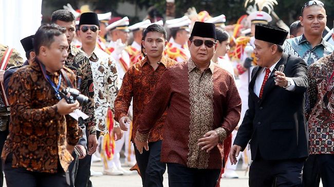 Prabowo Subianto: Deklarasi Capres Bisa April, Mei atau Juli Prabowo Subianto belum bisa memastikan waktu pendeklarasian dirinya sebagai capres di 2019. Prabowo masih memetakan perkembangan dukungan politik terhadapnya.
