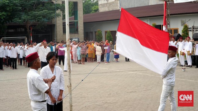 Penyakit mental adalah masalah medis yang bisa menyerang siapa saja. Kamu bisa membantu mereka yang mengalaminya dengan cara berikut ini.