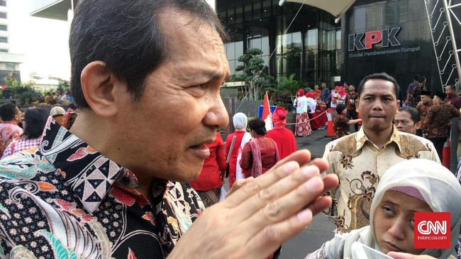 Korupsi lahan Bandara Bobong yang dilakukan calon Gubernur Maluku Utara berinisial AHM diduga merugikan negara Rp3,4 miliar.