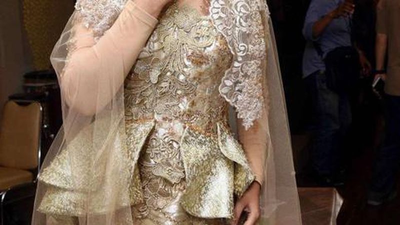 Gandeng Kemenpar, Penyanyi Fitri Carlina Launching Kue