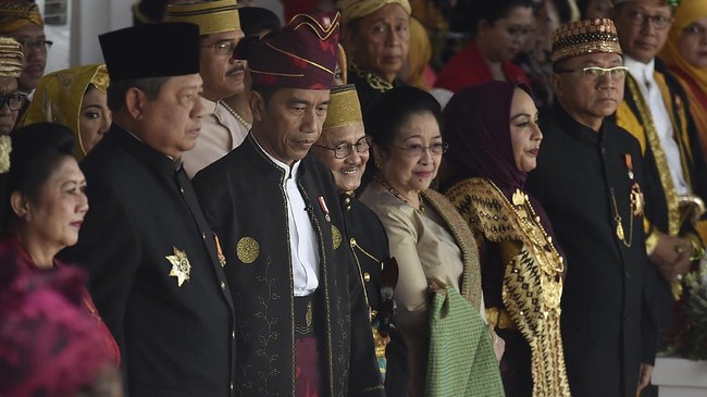 Pertemuan SBY-Megawati di Istana dinilai masih kikuk dan 'malu-malu'.