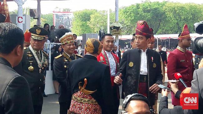  Jokowi  Pakai Baju  Adat  Ini  Indonesia