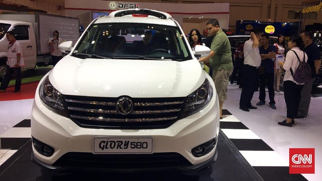 Sebanyak tujuh konsumen melayangkan gugatan di Pengadilan Negeri Jakarta Selatan atas kasus DFSK Glory 580 Turbo CVT yang dirasa tak kuat menanjak.