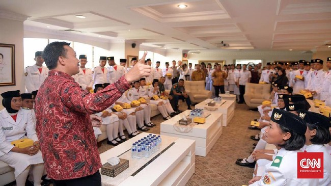 Menpora Imam Nahrawi mengapresiasi suksesnya tugas pasukan Paskibraka dalam peringatan Hari Kemerdekaan Indonesia di Istana Negara, Kamis (17/8).