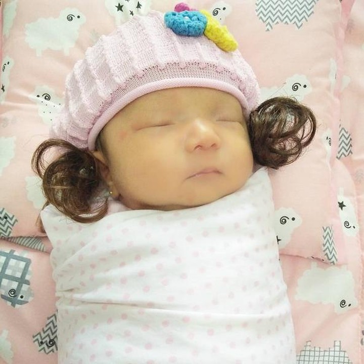 <span style="color: #500050; font-family: arial, sans-serif; font-size: 12.8px;">Lucu banget sih kamu pakai wig. (Foto: Instagram @juli_annaa)</span>