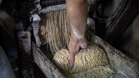 Polda Sumsel Gagalkan Peredaran 2,4 Ton Mi Berformalin
