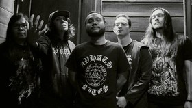 Stevie Item, antara Deadsquad dan Andra and the Backbone