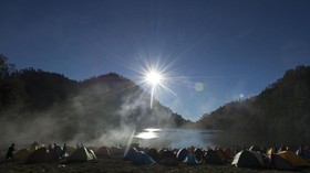 Fenomena Embun Upas Ramaikan Pendakian di Semeru
