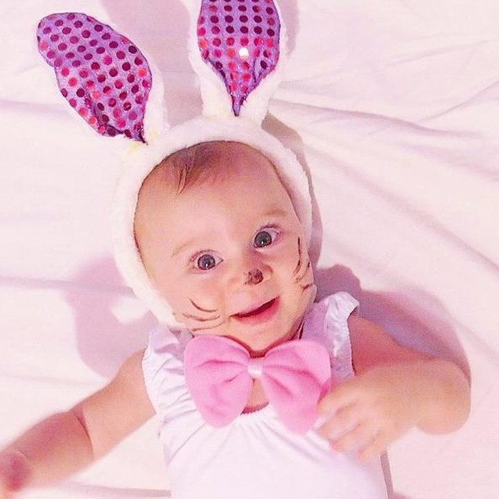 <div>Kostum kelincinya lucu ya, serba pink. (Foto: Instagram/@adiniazevedo)</div><div> </div>