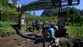 Dibuka 4 April, Pendakian Semeru Dibatasi Sampai Kali Mati