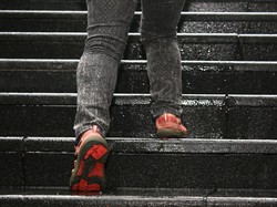 Naik dan Turun Tangga, Olahraga Sederhana yang Bermanfaat untuk Kesehatan